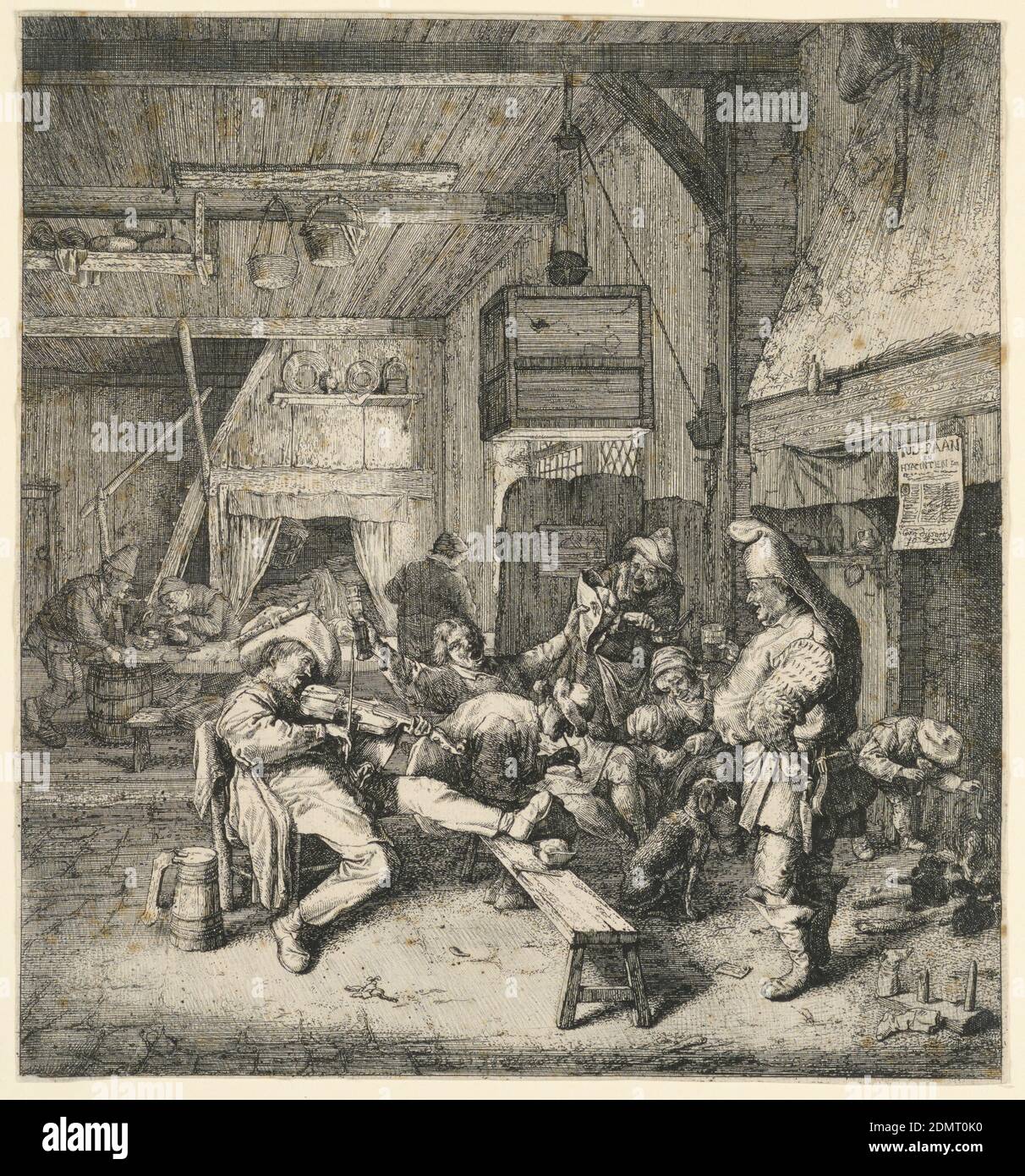 Violinist sitzend im Inn, Cornelis Dusart, Niederlandisch, 1660–1704, gravend auf weißem Papier versammelt SICH UNTEN rechts eine Menge, links ein sitzender Mann, der eine Geige spielt. Die Gruppe rechts von ihm ist ungestüm, einige sitzen, andere stehen: Mit Biersteinen und Pfeifen in der Hand scheinen einige zu singen. Sie sind vor einem Kamin in einem holzgemauerten und -Decke Raum, mit einem Steinboden., Niederlande, 1685, Zahlen, Drucken Stockfoto
