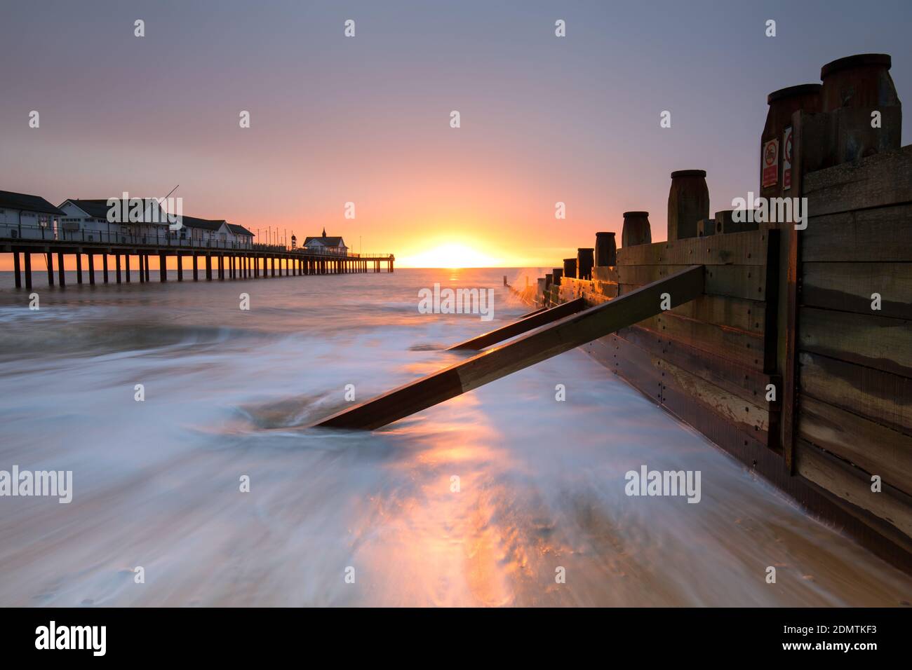 Sunrise, Southwold Pier, Suffolk, East Anglia, Großbritannien Stockfoto