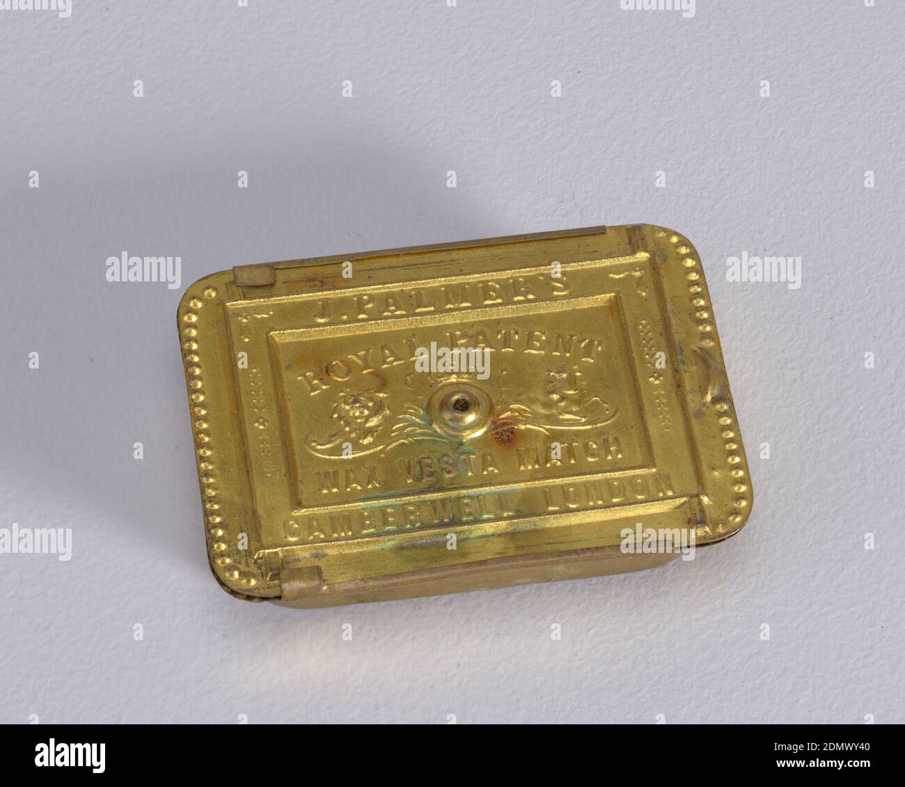 J. Palmer's Royal Patent Wax Vesta Match', vergoldet Messing, rechteckige,  gebogene Ecken, abgewinkelte Seiten, mit Deckel, der von oben auf der Box  gleitet; Cover-Features Sicken auf rechts und links Kanten, mit Daumen