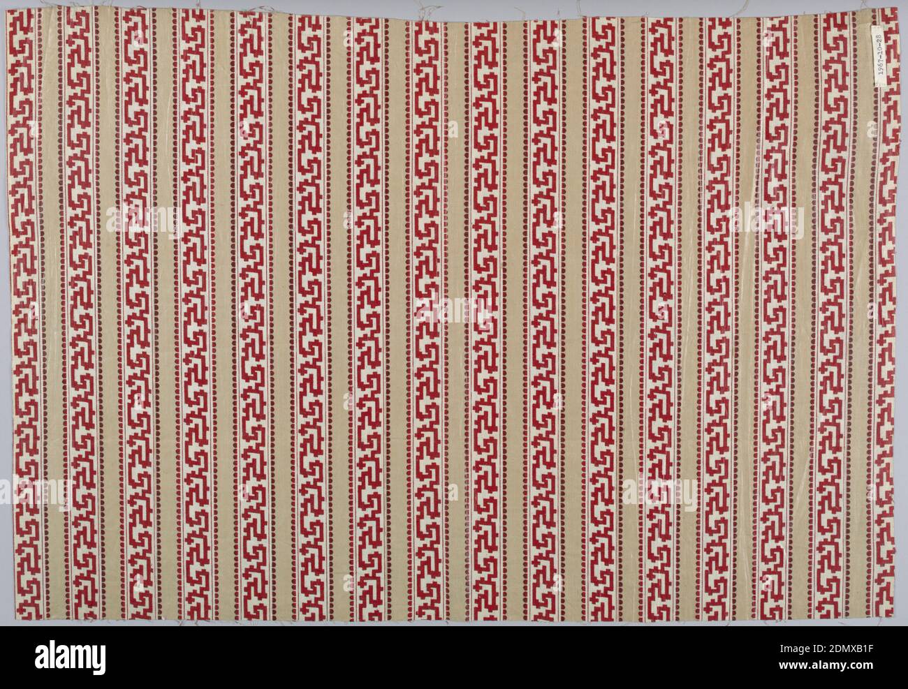 Muster, Medium: Baumwolle Technik: Roller und Block bedruckt, glasiert, Muster im Streifenmuster mit hellbraunen Streifen umrandet mit dunkelroten Punkten, die sich mit weißen Streifen abwechseln, verziert mit einem Bund., Mulhouse, Elsass, Frankreich, 1851–63, bedruckte, gefärbte & bemalte Textilien, Muster Stockfoto