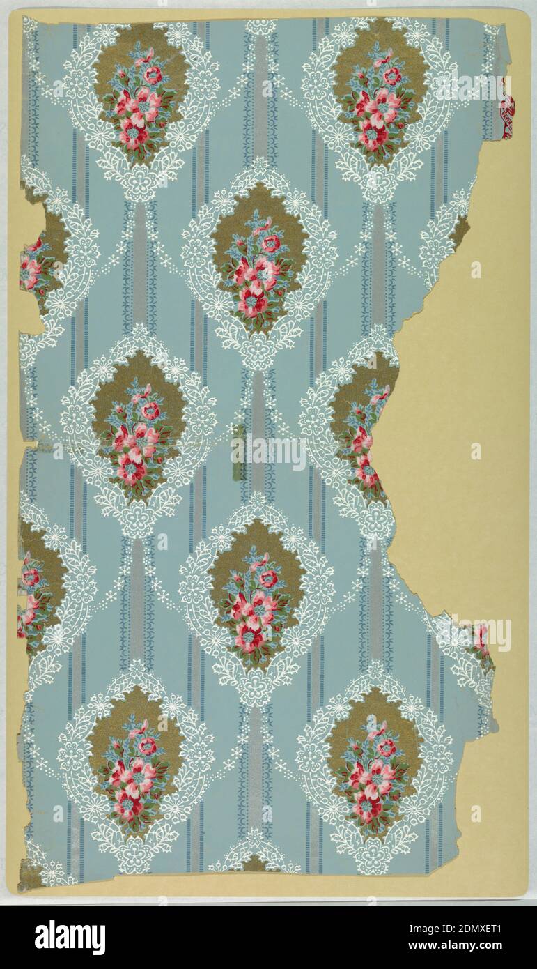 Seitenwand, maschinenbedruckt auf Papier, gestaffelte kleine Blütenstände in weiß, gelb und rosa, auf hellem Pfirsichboden., USA, 1875–1900, Wallcoverings, Sidewall Stockfoto