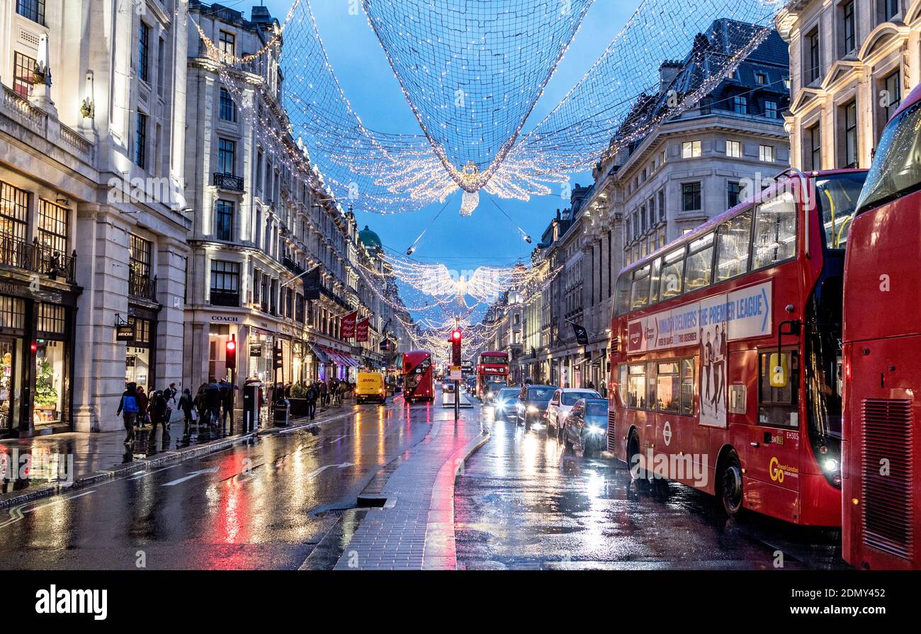 Weihnachtsbeleuchtung in der Regents Street London 2020 Stockfoto