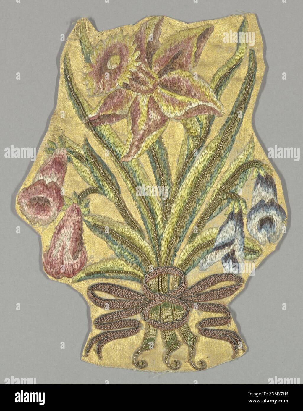 Textil, Medium: Seide, Metallfaden, Goldlacktechnik: Gestickt mit Satinstäben, Stiel und Couchsticks auf Satingewebe; bemalt, Europa, Anfang des 18. Jahrhunderts, Stickereien & Stitching, Textil Stockfoto