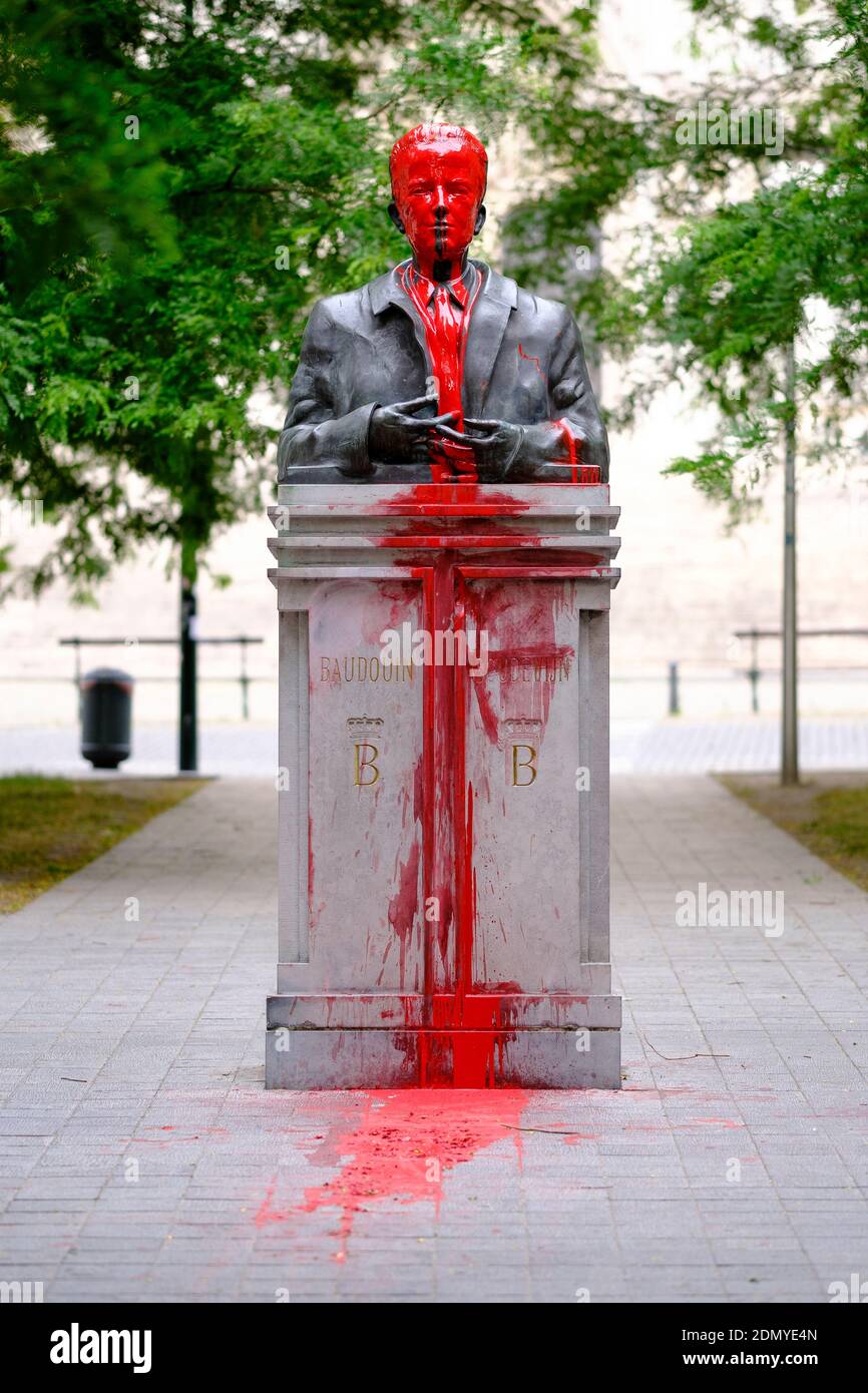 Belgien, Brüssel, 14. Juni 2020: Statue von König Baudouin von Aktivisten zerstört (Black Lives Matter), die die koloniale Vergangenheit anprangern Stockfoto