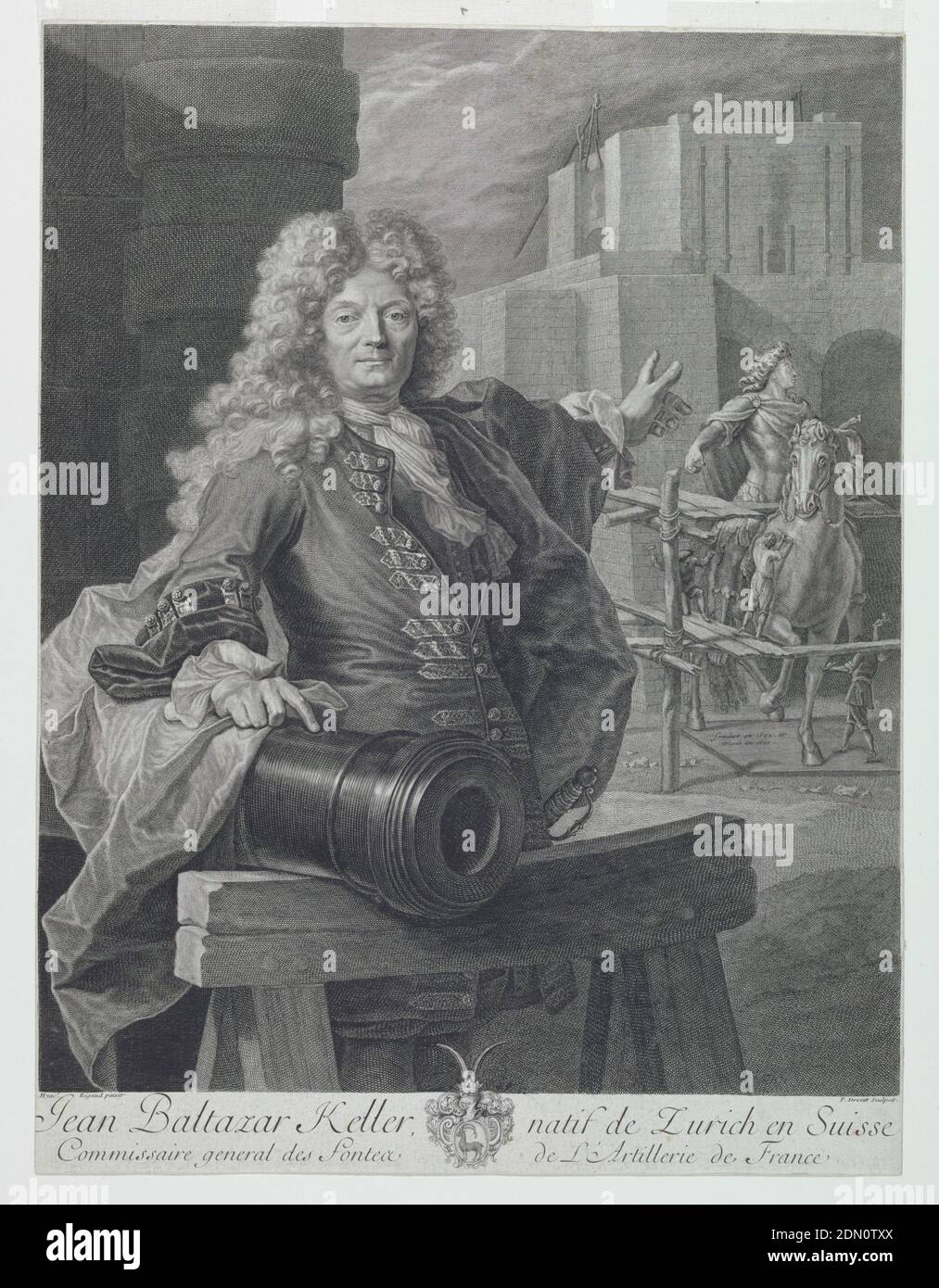 Porträt von Jean-Balthasar Keller, Pierre Drevet, 1663 - 1738, Radierung auf Papier in schwarzer Tinte, Keller steht vor der Gießerei. Seine rechte Hand ruht auf einem Gewehr; mit seiner linken zeigt er auf die Reiterstatue von Ludwig XIV., ein weiteres Werk von ihm, das gerade im Endprozess im Hof ist., Frankreich, 1699, Print Stockfoto