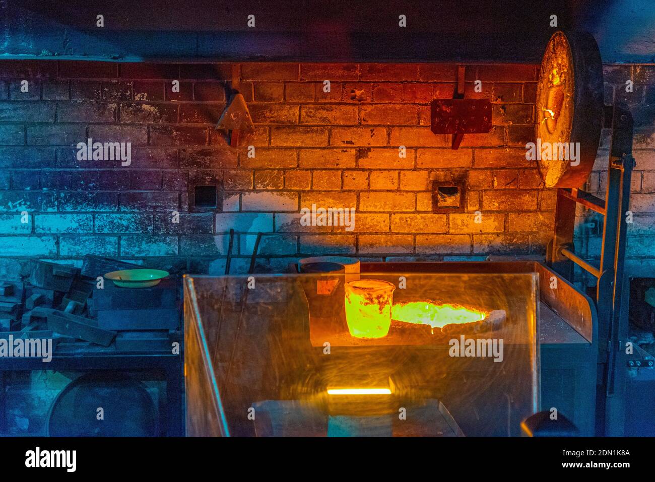 PERTH, AUSTRALIEN, 18. JANUAR 2020: Show zeigt einen Prozess der Herstellung einer goldenen Bar in Perth Mint, Australien Stockfoto