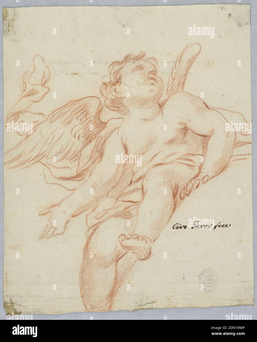 Ein sitzender Engel, rote Kreide auf Papier, vertikales Rechteck, das einen Teil eines Bogens zeigt. Ein Engel sitzt und Gesten mit einer Hand. Der untere Teil eines Beines ist nicht abgebildet., Italien, 1650–1700, Ornament, Zeichnung Stockfoto