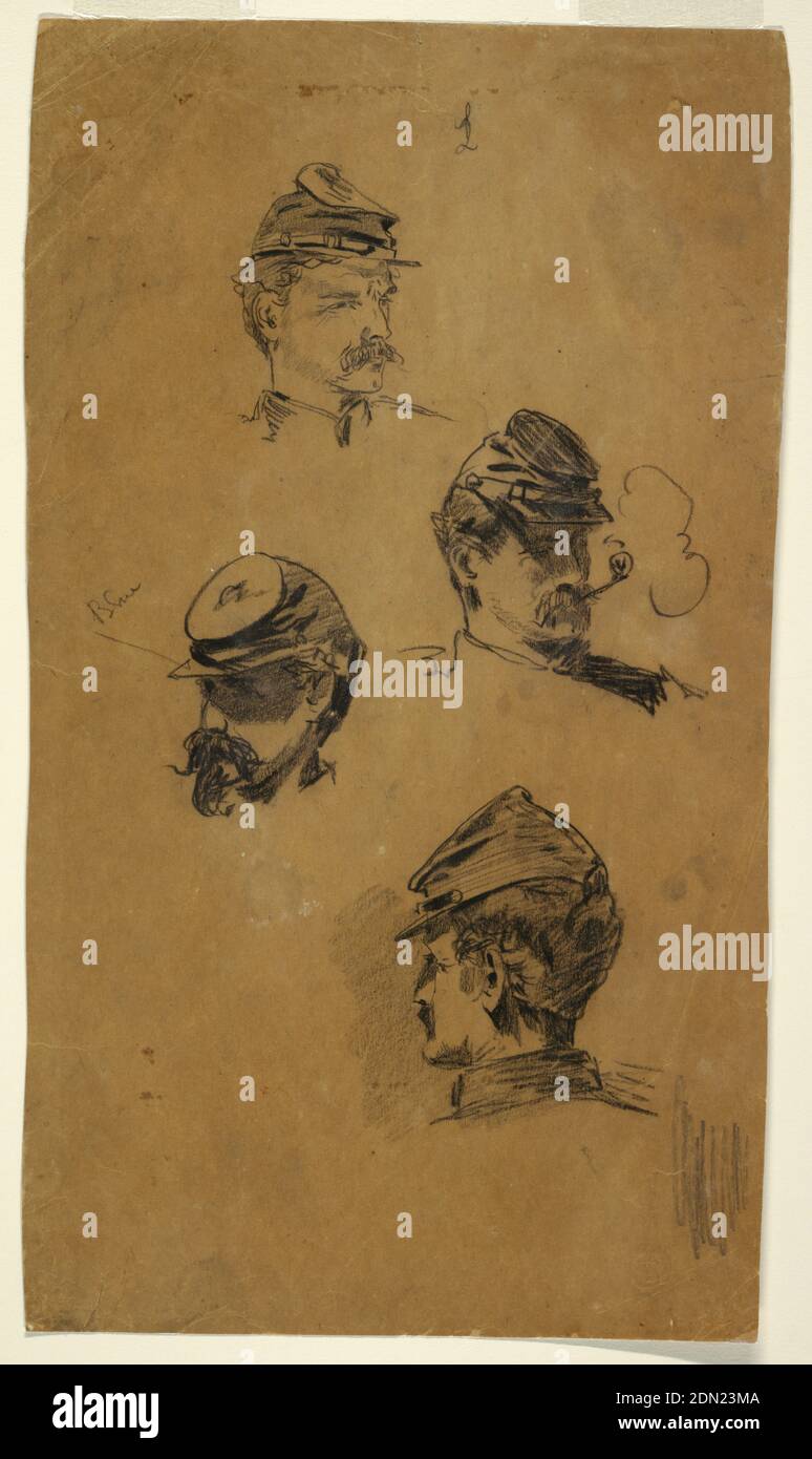 Four Studies of Soldiers' Heads, Winslow Homer, American, 1836–1910, Schwarze Kreide auf beigefarbenem Papier (abgedunkelt), liniert; rückseitig: Holzkohle, schwarz-weißer Buntstift auf beigefarbenem Papier (abgedunkelt), liniert, Vertikale Ansicht mit den Köpfen von vier Soldaten, mit Farbvermerk, 'Blau', neben dem Kopf, Mitte links; Und ein uneindeutiger Buchstabe, oben., Verso: Verschiedene Skizzen von (1) einem wolkigen Himmel, mehrere 'W' oben eingeschrieben; (2) einem Ufer mit Felsbrocken und Vegetation, die aus dem Wasser hervorgehen, horizontal dargestellt, mit 'Redish - white/ L[ight] B[lue]', wobei die Stellen, auf die verwiesen wird, mit Kreisen markiert sind Stockfoto