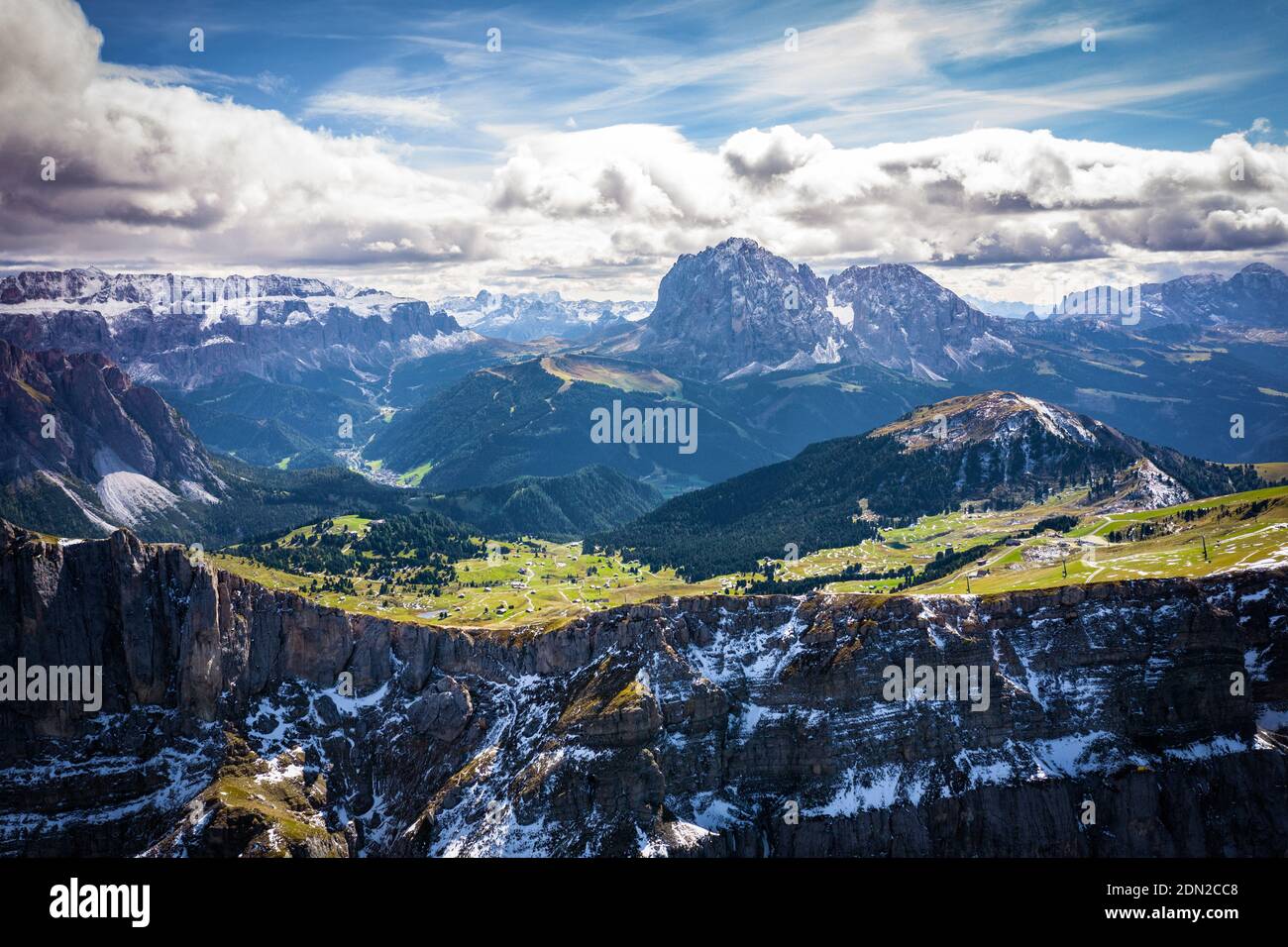 Luftaufnahme auf die Berge der alpen Stockfoto