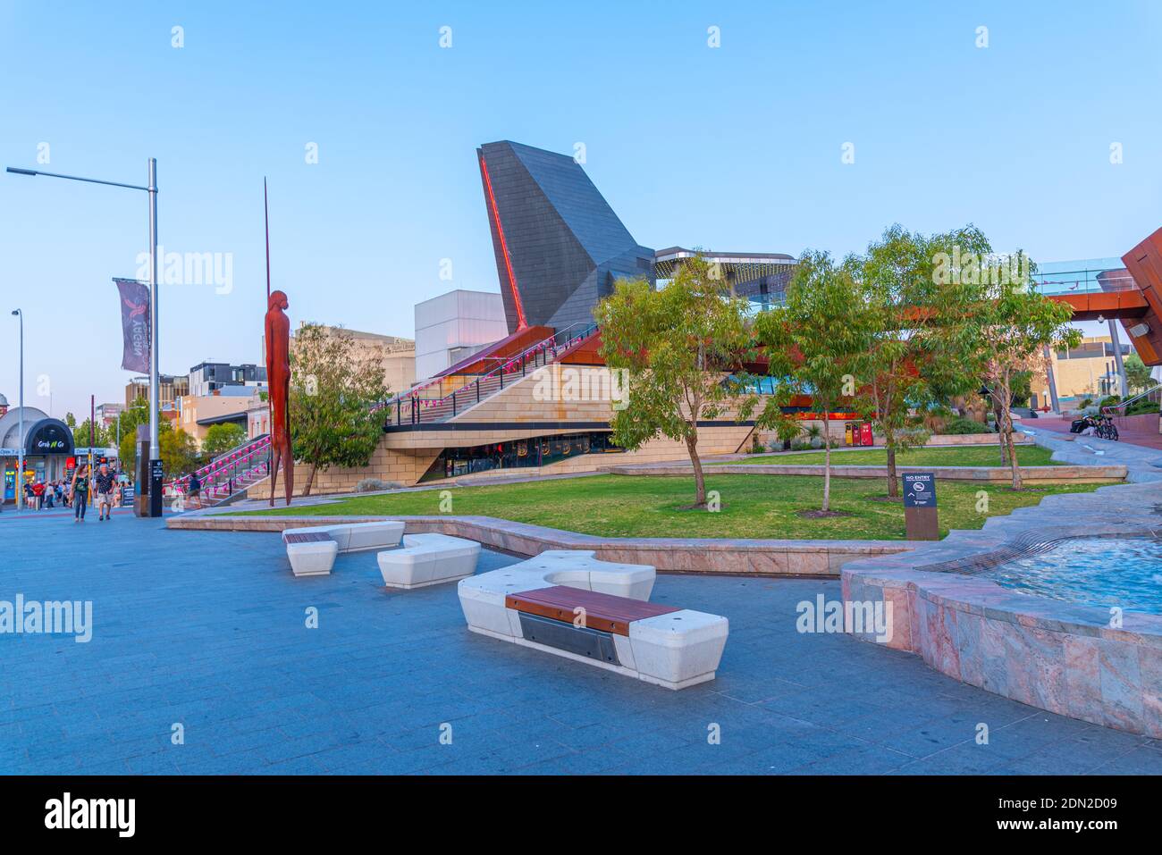 PERTH, AUSTRALIEN, 19. JANUAR 2020: Blick auf den Yagan-Platz in Perth, Australien Stockfoto