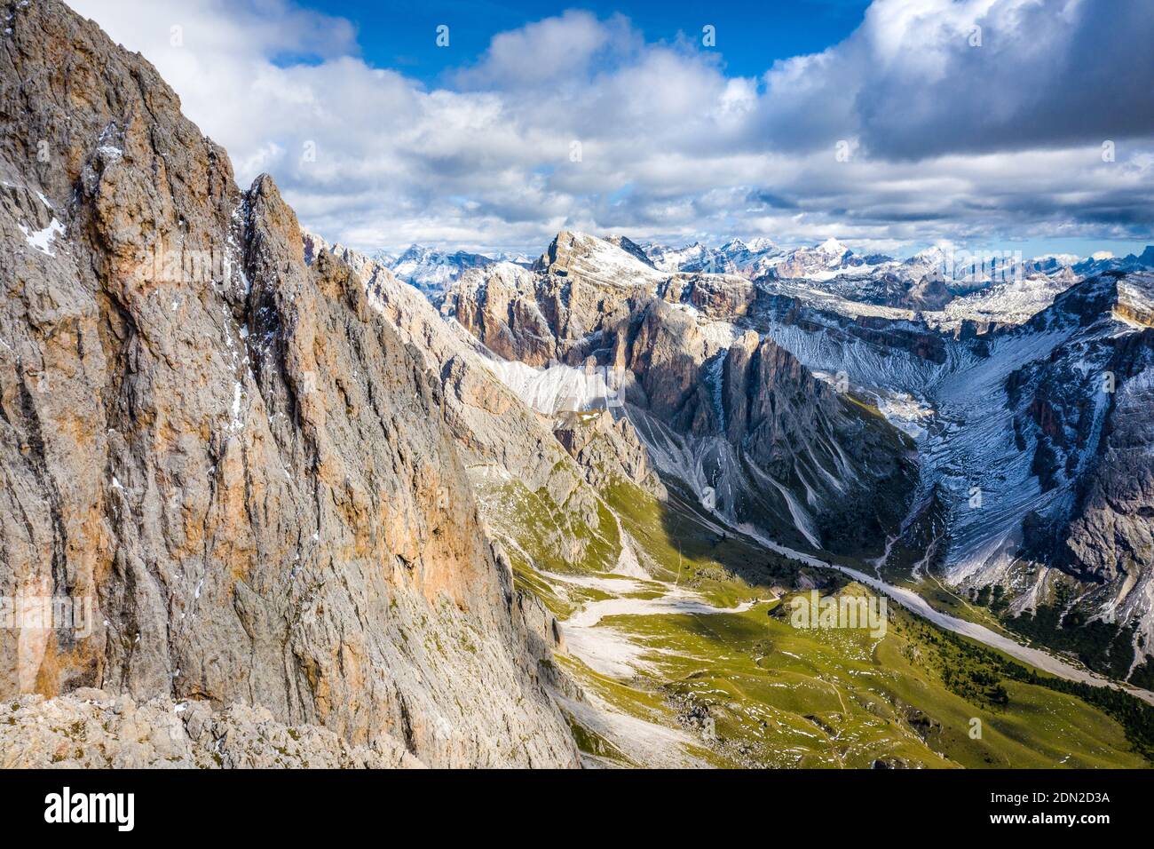 Blick vom Gipfel der geisler-Gruppe Auf den alpen Stockfoto