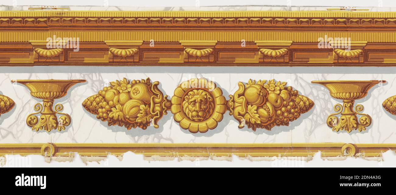 Bordüre, Blockdruck auf handgeschöpftem Papier, Architekturverzierungen mit Gebissen über Urnen und Löwenmasken auf weiß marmoriertem Boden., 1825–35, Wandbeläge, Bordüre Stockfoto