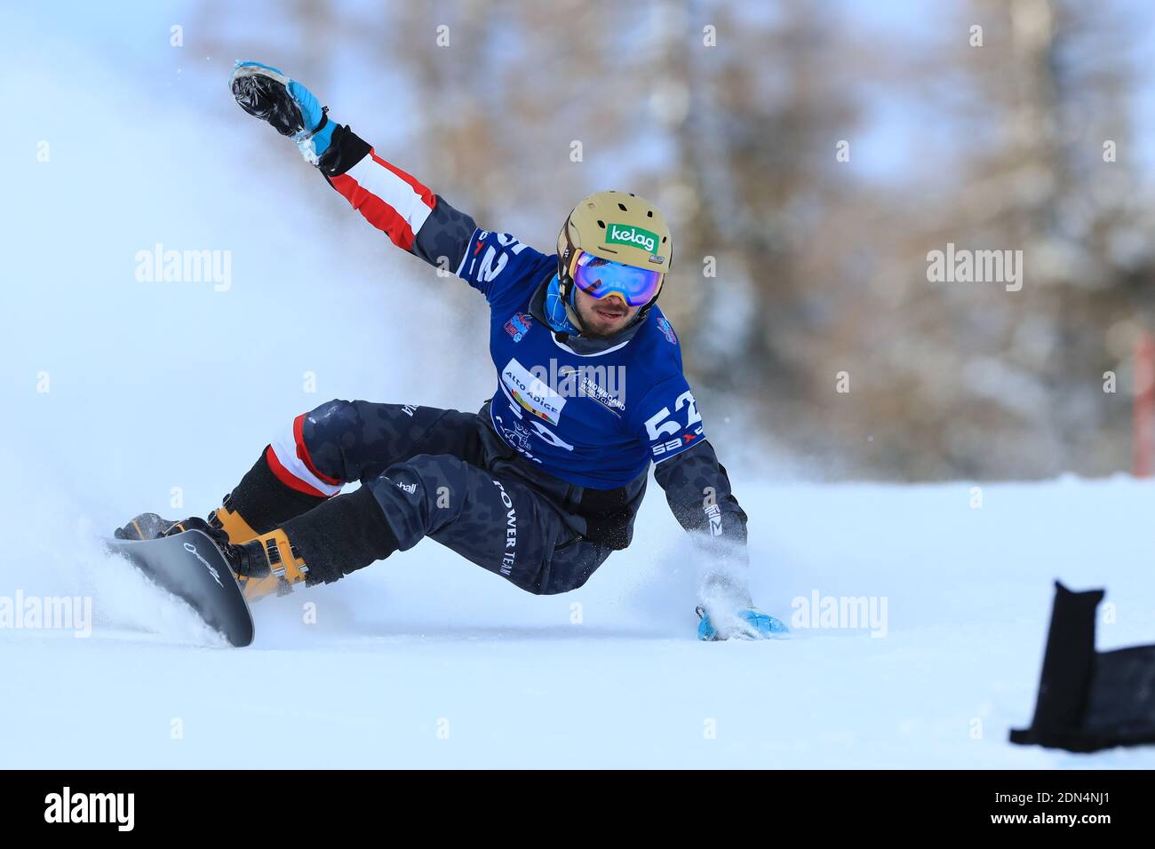 Carezza, Italien. Dezember 2020. FIS Snowboard Weltcup - Covid-19 Ausbruch Parallel Slalom-Event am 17/12/2020 in Carezza, Italien. In Aktion Aron Juritz (AUT) (Foto: Pierre Teyssot/ESPA-Images) Kredit: Europäische Sport-Fotoagentur/Alamy Live News Stockfoto