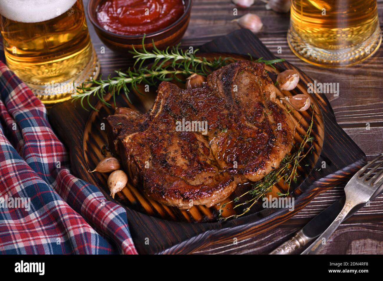 Wie Lange Hält Sich Gebratenes Fleisch Im Kühlschrank Appetitlich gebratenes fleisch -Fotos und -Bildmaterial in hoher