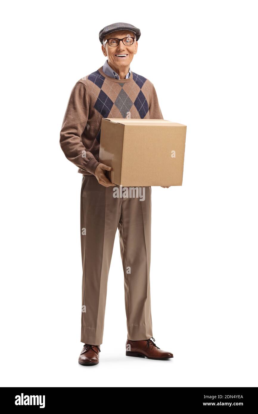 Ganzkörperportrait eines älteren Mannes, der einen Karton hält Feld auf weißem Hintergrund isoliert Stockfoto