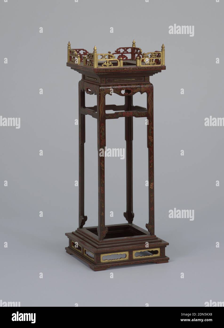Uhr, Holz, Lack, Vergoldung, Japan, 18. Jahrhundert, Uhren & Messgeräte, Dekorative Künste, Uhr Stockfoto