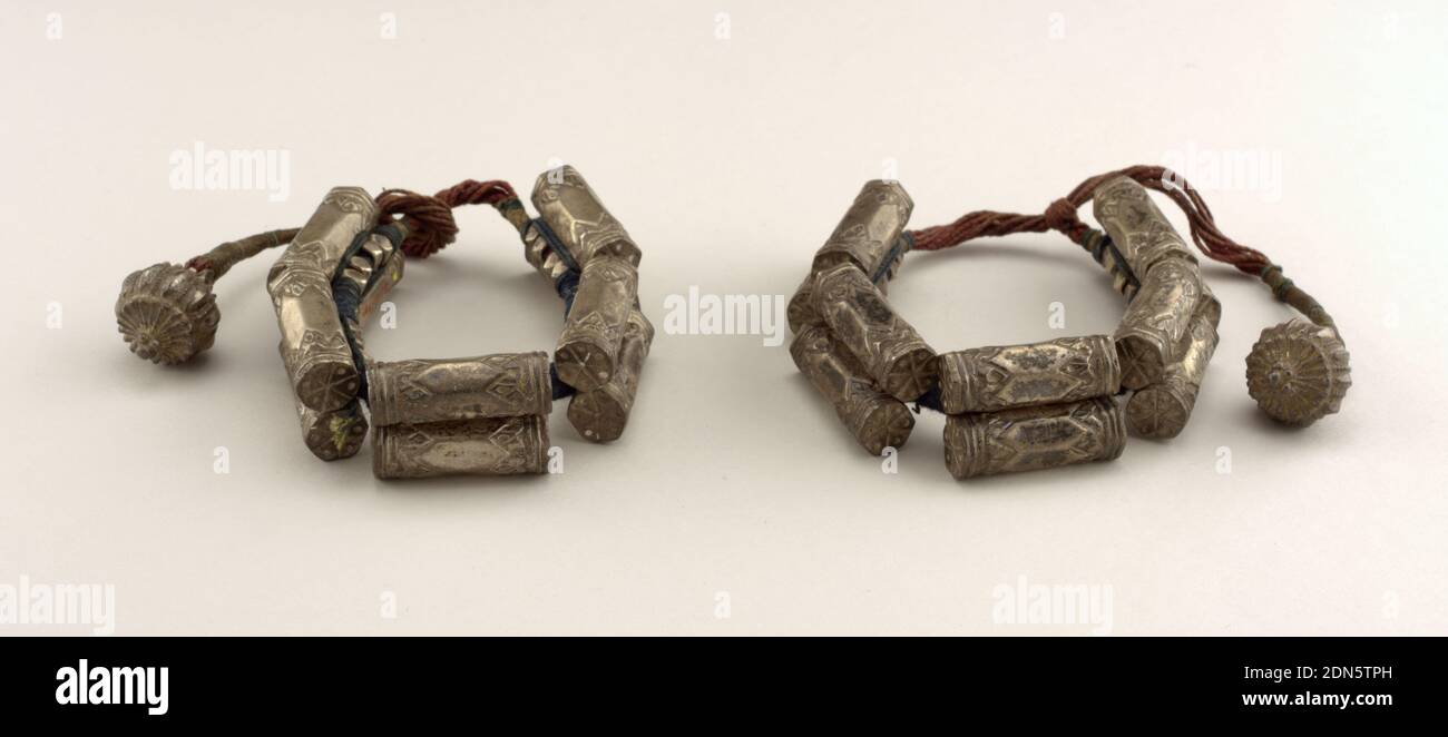 Silberne Fusskettchen Stockfotos Und Bilder Kaufen Alamy