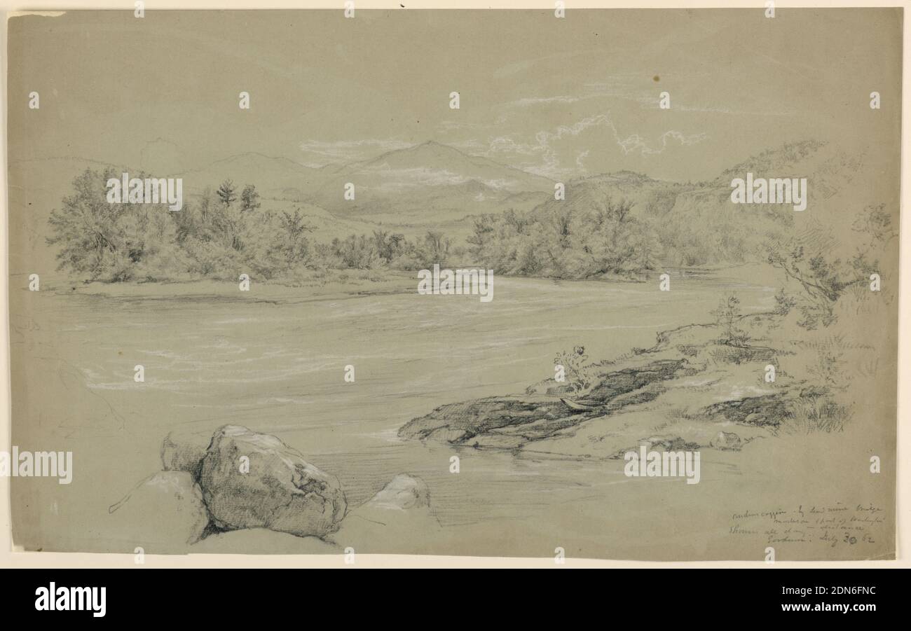 Androscoggin River by Lead Mine Bridge, Gorham, New Hampshire, Daniel Huntington, American, 1816–1906, Graphit, weißer und schwarzer Buntstift auf grauem Papier, Androscoggin River im Vordergrund und in der Mitte. Bäume und Grate, links und rechts, mit Felsen im Vordergrund, unten links. Mount Madison und ein Teil des Mount Washington in der Ferne., 30. Juli 1862, Landschaften, Zeichnung Stockfoto