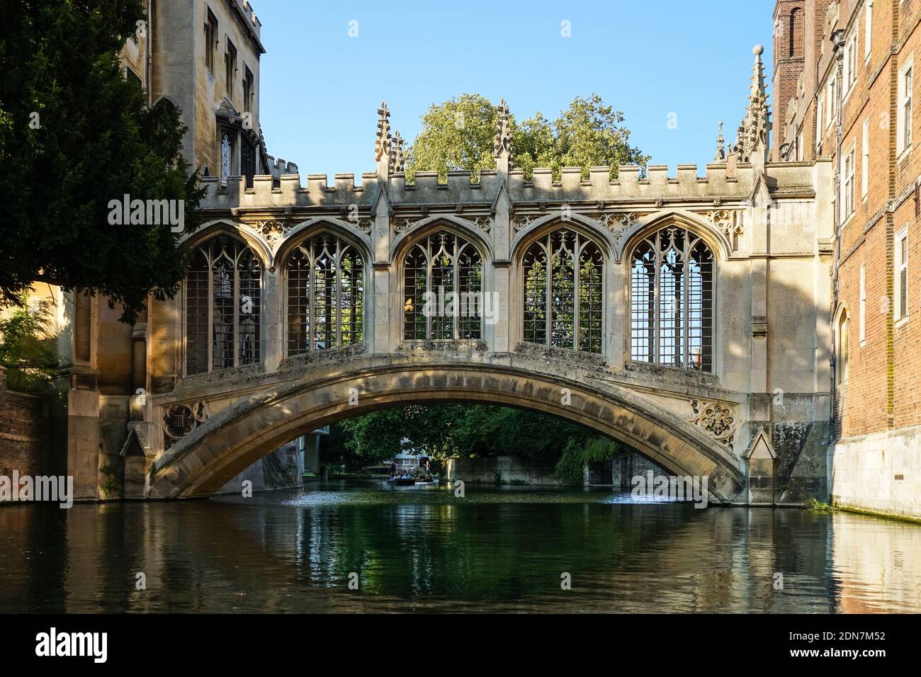 Die Seufzerbrücke über den Fluss Cam in Cambridge, Cambridge Cambridgeshire England Vereinigtes Königreich Großbritannien Stockfoto
