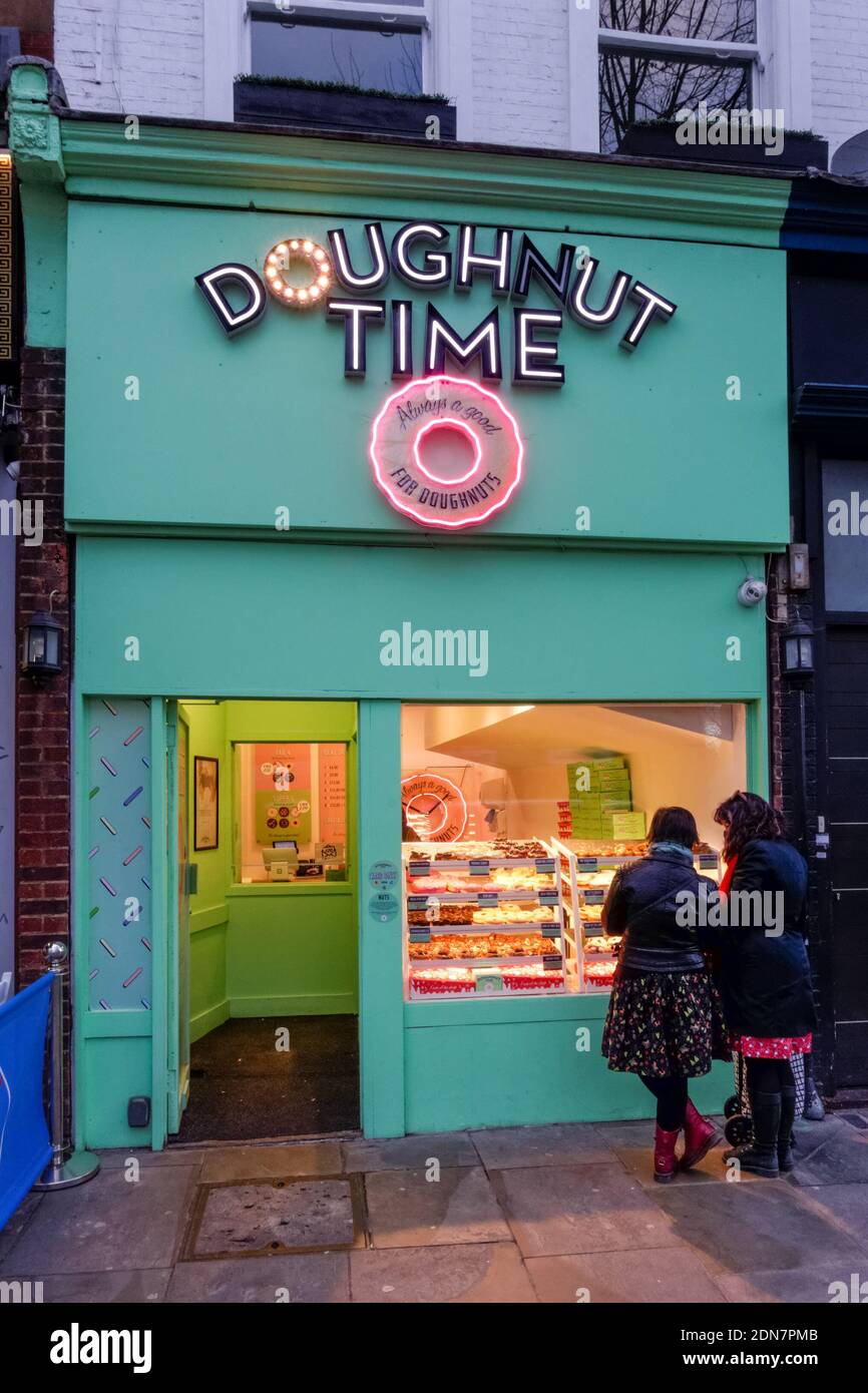 Donut Zeit Bäckerei in London England Vereinigtes Königreich Großbritannien Stockfoto