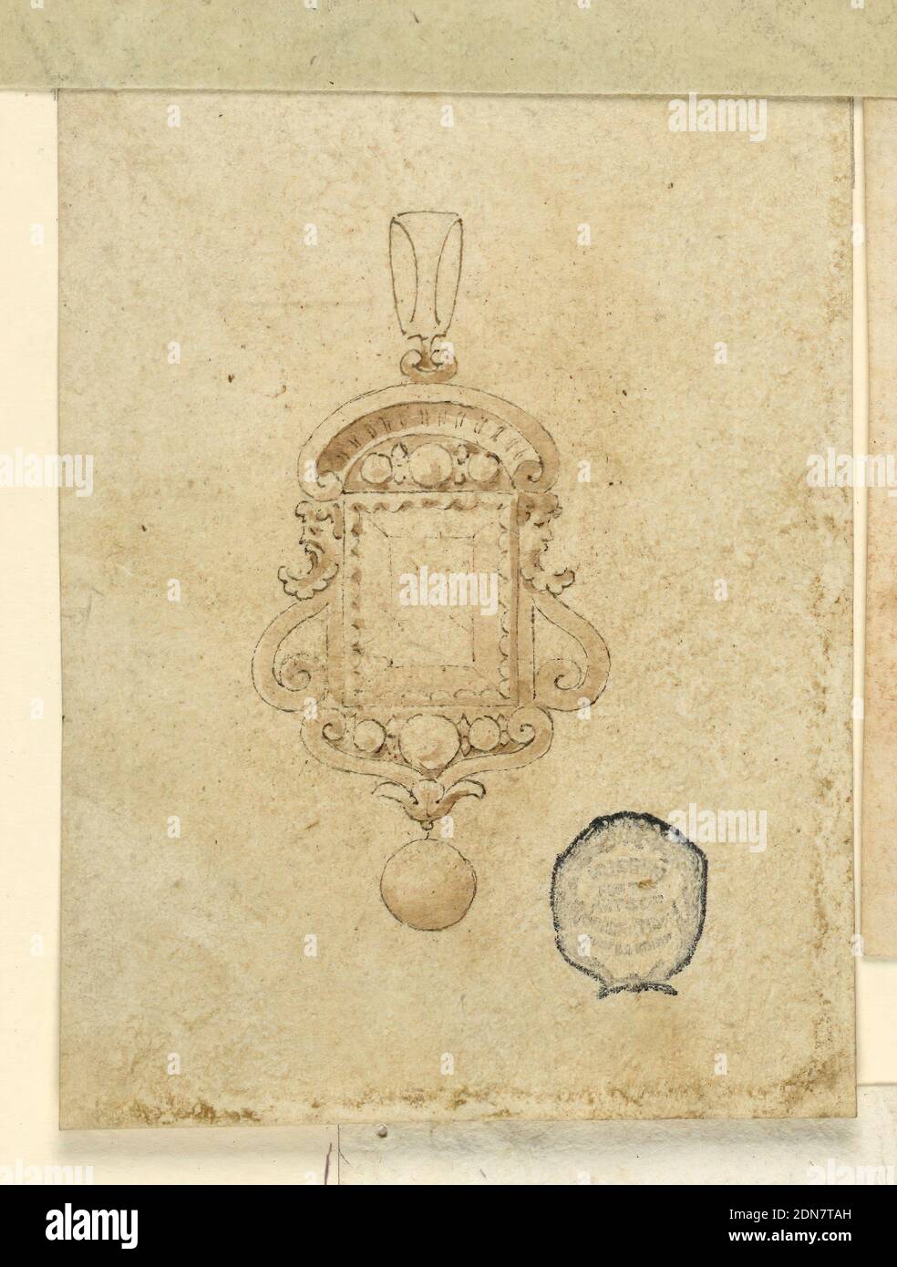 Design für einen Anhänger, Stift und Tinte, Pinsel und Aquarell auf Papier, EIN großer quadratischer Diamant von einem segmentierten Giebel an den Seiten von Voluten mit Masken im Profil eingerahmt. Unten ein Kelch mit zwei Voluten. Eine Perle ausstehend. Oben ein Link., Italien, 1820–40, Schmuck, Zeichnung Stockfoto