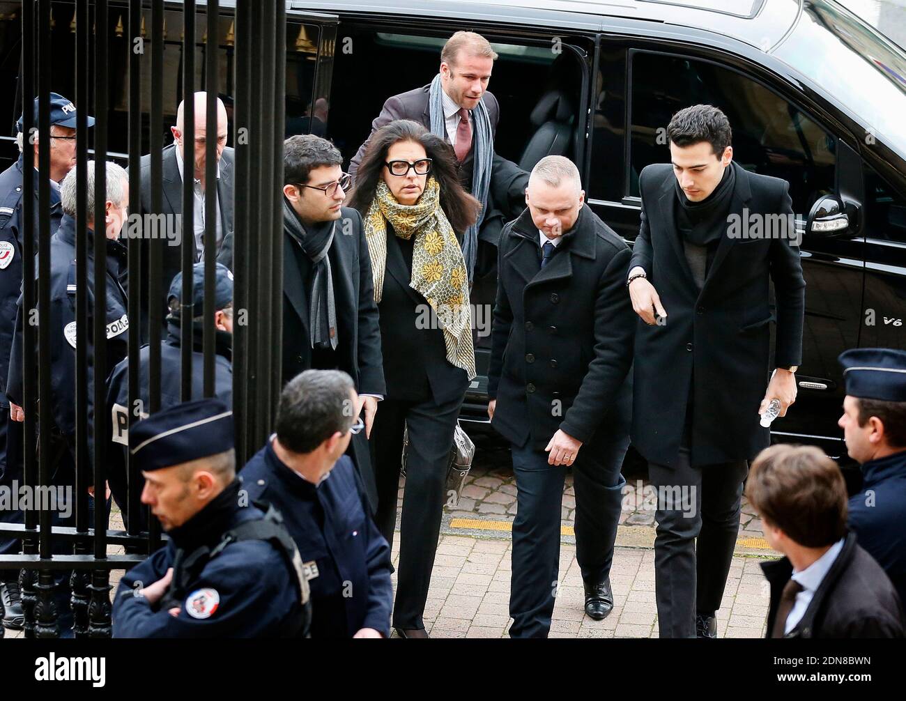 Francoise Bettencourt-Meyers, the daughter of Liliane Bettencourt and her sons Nicolas Meyers (wearing glasses) and Jean-Victor Meyers arriving at court for the 3rd day of the so-called 'Bettencourt trial' accusing 10 people close to L'Oreal heiress Liliane Bettencourt of 'exploiting' her dementia, in Bordeaux, southwestern France on January 28, 2015. Photo by Bernard-Salinier/ABACAPRESS.COM Stockfoto