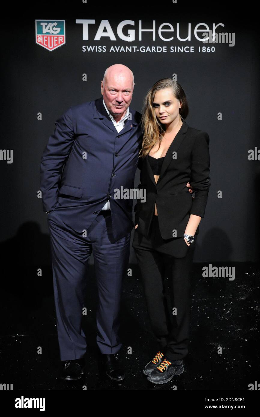 Jean-Claude Biver, CEO VON TAG Heuer, steht mit Cara Delevingne zusammen, als sie Tag Heuer als Markenbotschafterin bei der Einführung der neuen Kampagne 2015 am 23. Januar 2015 in Paris, Frankreich, Frankreich, am 23. Januar 2015 antritt. Foto von ABACAPRESS.COM Stockfoto