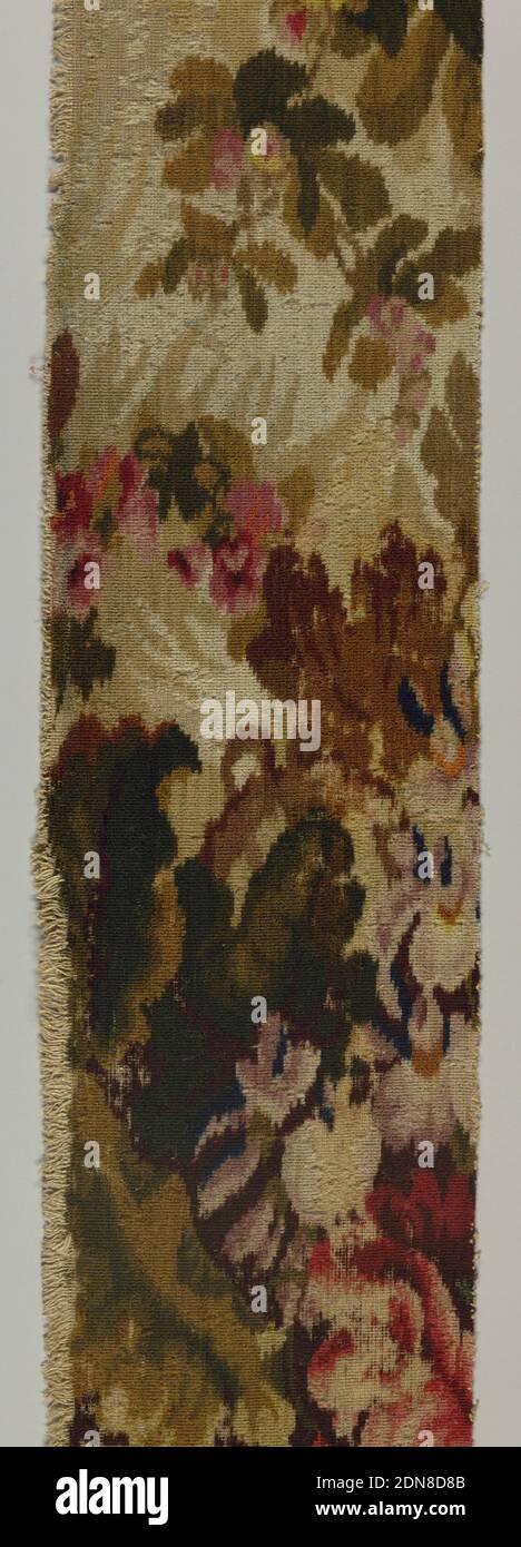 Teppichfragment, Medium: Kammwolle, Jute-Technik: Ungeschnittener Kettensägen auf zusammengesetztem Stoffgrund, Länge des Teppichs 'Tapestry Brussels' mit reichhaltigem, großformatigem Blumen- und Blattmuster mit sehr langer Wiederholung, in den Farbtönen Rot, Rosa, Blau, Grün, Malve, Braun, Grau und Beige in verschwommenem impressionistischem Stil., USA, ca. 1832, gewebte Textilien, Teppichfragment Stockfoto
