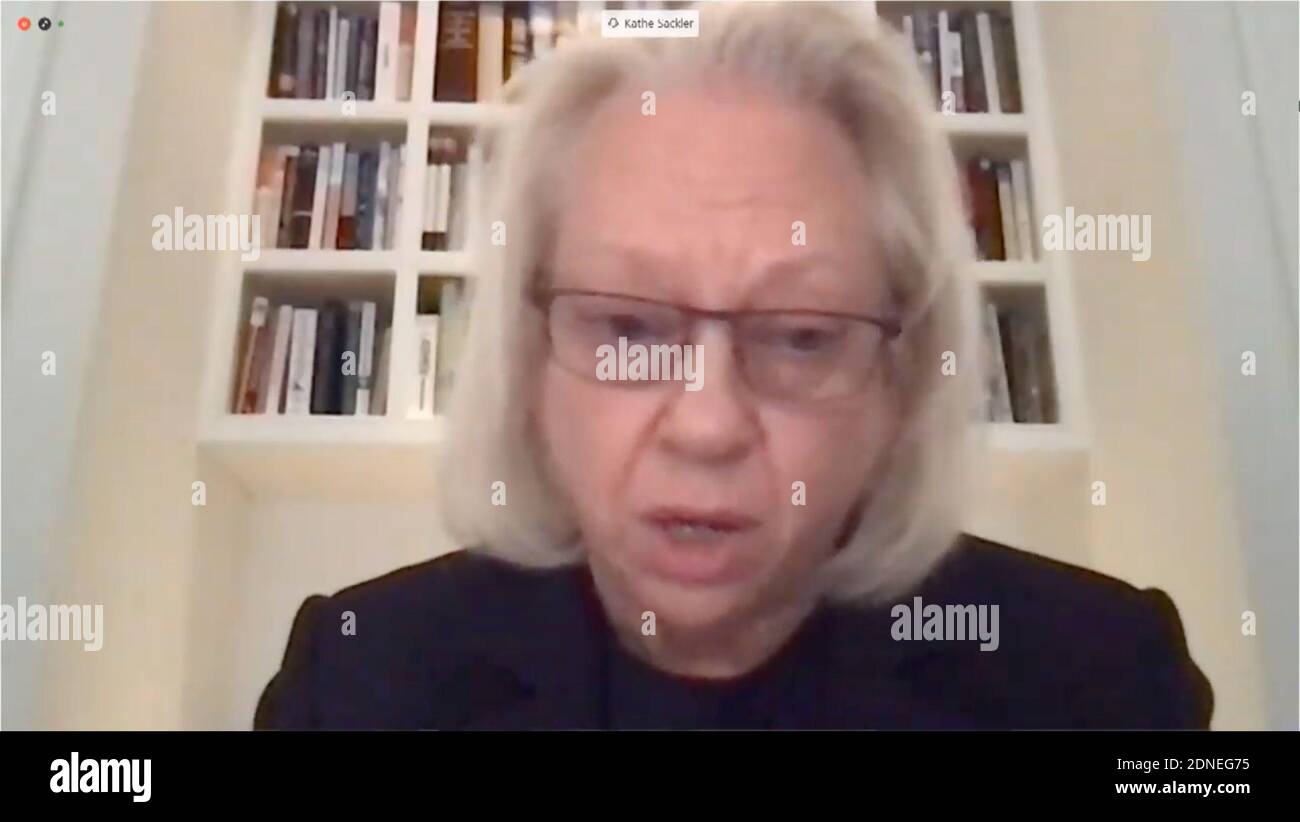 Dr. Kathe Sackler, ehemaliger Vice President und Mitglied des Board of Directors (1990 bis 2018), Purdue Pharma L.P. bezeugt virtuell während des US House Committee on Oversight and Reform Virtual Hearing „The Role of Purdue Pharma and the Sackler Family in the Opioid Epidemic“ in Washington, DC am Donnerstag, Dezember 17, 2020. Es wird behauptet, dass Purdue Pharma und Mitglieder der Sackler-Familie die landesweite Opioid-Epidemie jahrzehntelang angespornet haben, indem sie Purdue-Führungskräfte dazu ermutigten, den Markt mit OxyContin, dem hochgradig süchtig machenden Schmerzmittel, zu übertonen.Quelle: US House TV via CNP weltweit Stockfoto
