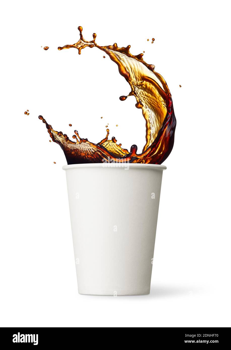 tasse Kaffee spritzt vor weißem Hintergrund Stockfoto