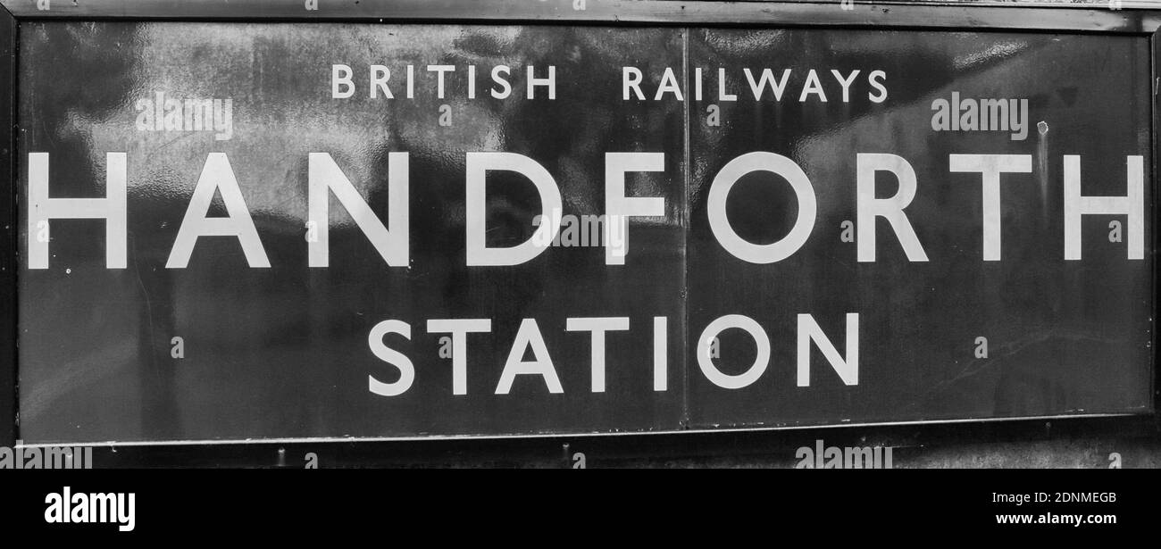 Kunstzeichen der Handforth Station Stockfoto