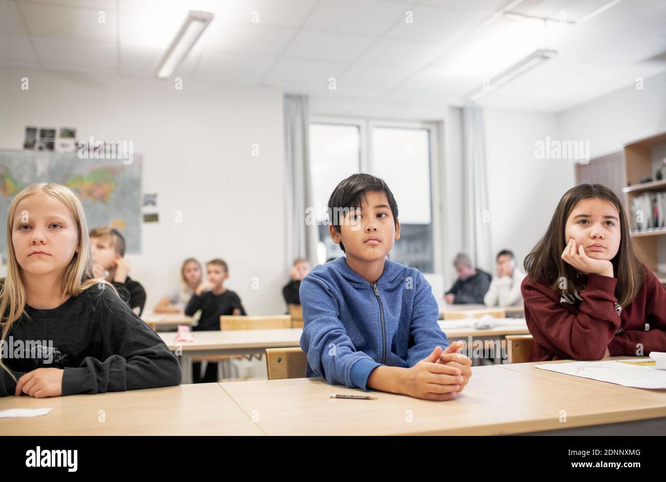 Kinder im Klassenzimmer Stockfoto