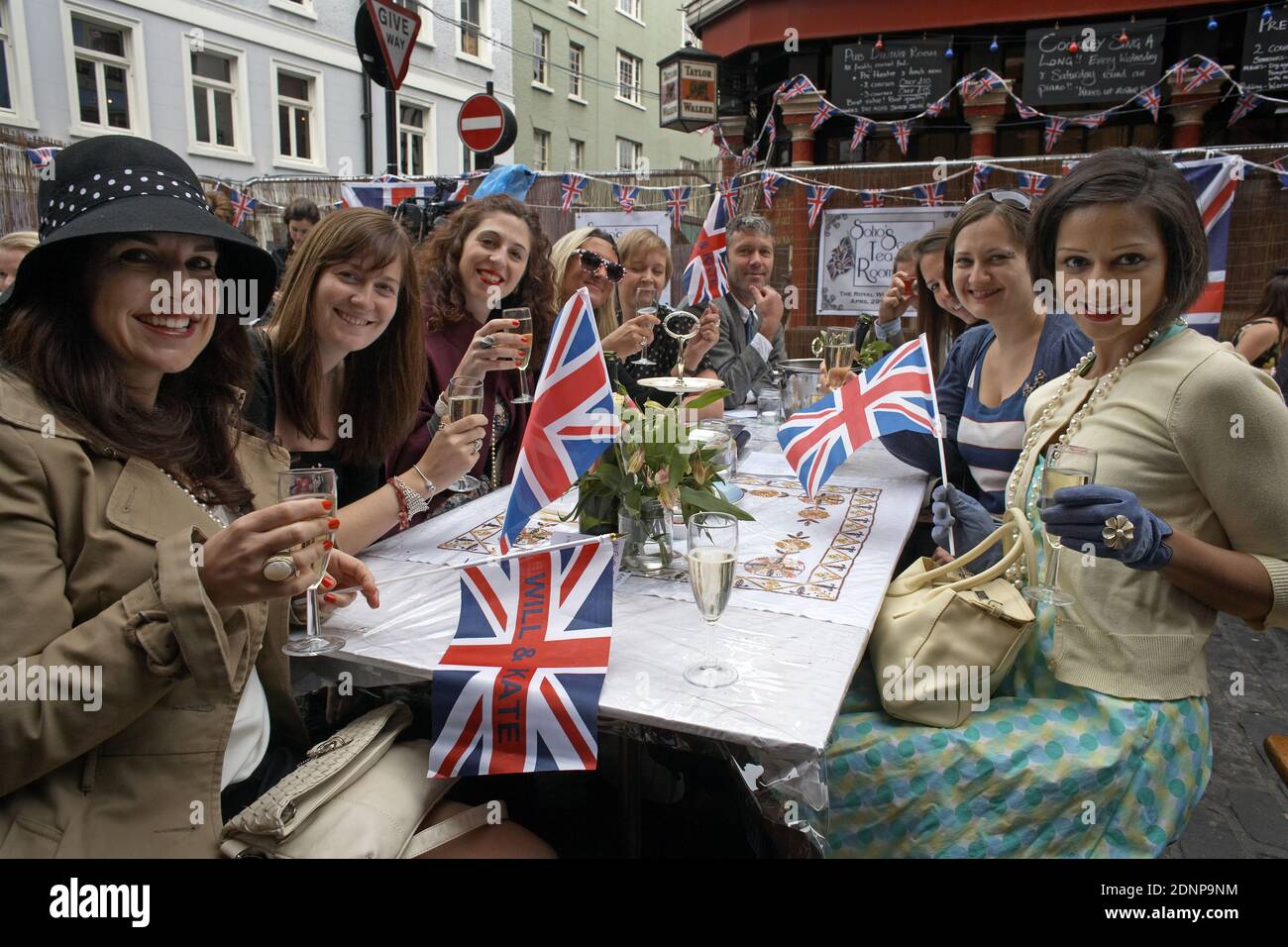 Royal Wedding Street Party feiert die Hochzeit von Prinz William und Kate Middleton, London, Großbritannien Stockfoto