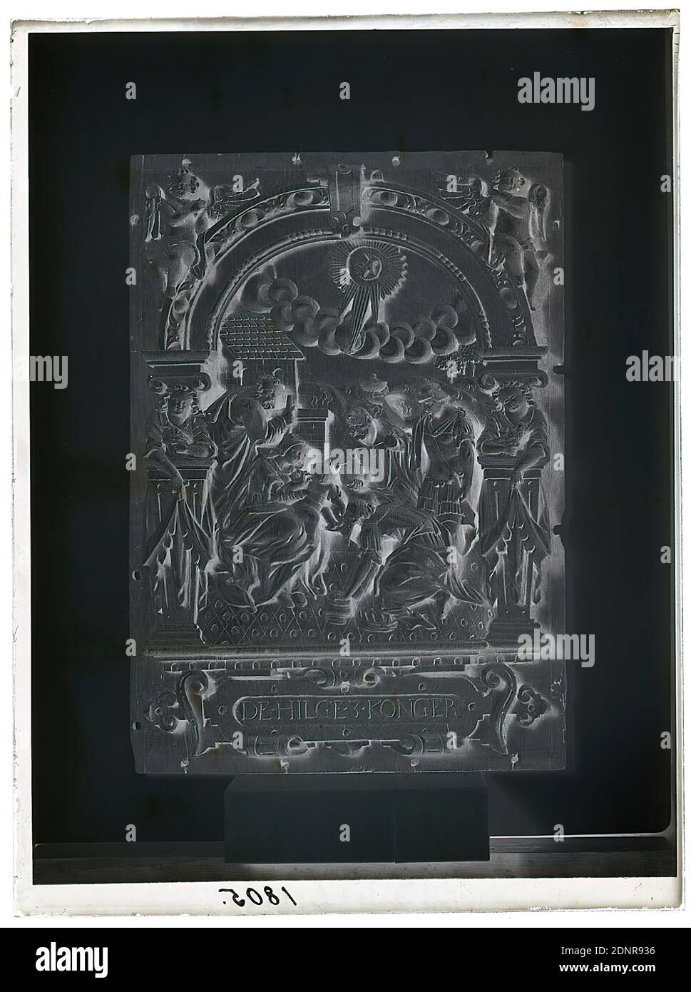 Wilhelm Weimar, Relief De Hilge 3 Konger (die drei Heiligen Könige), Glas-Negativ, schwarz-weiß-Negativ-Verfahren, gesamt: Höhe: 23.8 cm; Breite: 17.8 cm, nummeriert: U. in schwarzer Tinte: 1805, Fotografie, Kunstwerk (Holz, z.B. Vertäfelung Stockfoto
