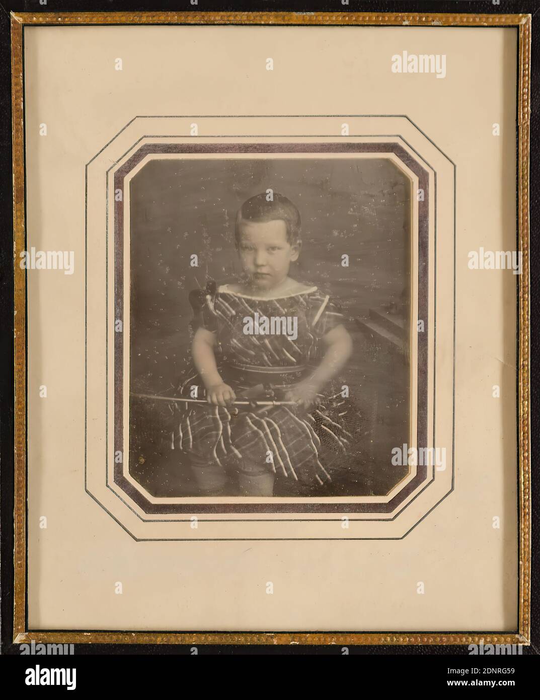 Otto Christian Gaedechens (geb. 25. Januar 1848), 11. Mai 1851, Daguerreotypie, Bildgröße: Höhe: 6.70 cm; Breite: 5.60 cm, in Tusche: Titel und Datum, Etikett: verso: D. S. 313, Porträtfotografie, Junge, sitzende Figur, Halbfigurenportrait, Otto Christian Gaedechens Stockfoto