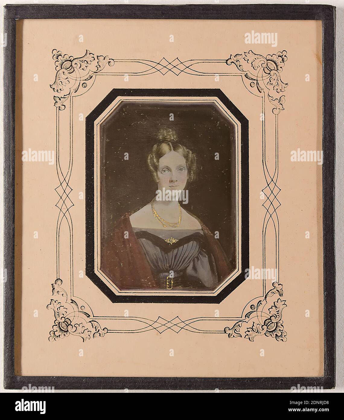 Julius Böhm, Kath. Wilhelmine Marie von Brandt, geb. Kreep (1811-1848), Daguerreotypie, handkoloriert, Bildgröße: Höhe: 6.50 cm; Breite: 4.70 cm, in Tinte auf Etikett: Hersteller, Titel, Reproduktionsfotografie, Frau, Halbhochnis, Gemälde Stockfoto