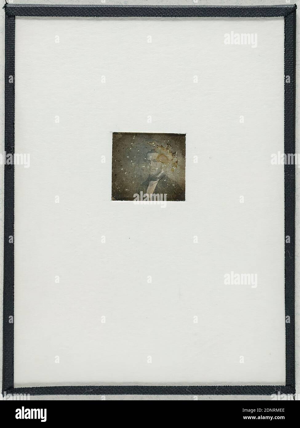 Mann, Daguerreotypie, Bildgröße: Höhe: 2,10 cm; Breite: 2,20 cm, Etikett: verso: Gestempelt: Porträtfotografie, Büste, Dreiviertelansicht, Mann Stockfoto