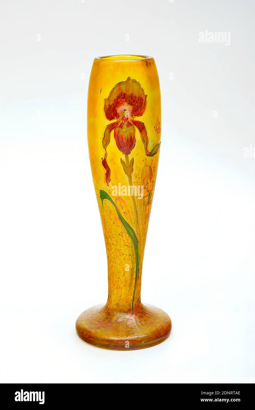 Désiré Christian, Vase, erworben auf der Weltausstellung 1900 in Paris, Glas, geflitzt, Gesamt: Höhe: 29,20 cm 10,50 cm, signiert: Unten: Auf der Unterseite in einer Damenpantelblüte, geschnitten: Christian D, Zierobjekte, Orchidee, Blumen, Jugendstil Stockfoto