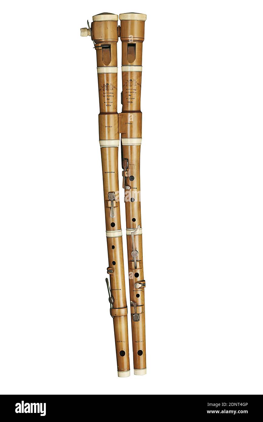 William Bainbridge, doppeltes Quer-Flageolet, Buchsbaum, gesamt (Kopfstücke: 87, 85 mm; obere Mittelstücke: 127, 126 mm; untere Mittelstücke: 134, 133 mm; Fußstücke: 232, 231 mm): Länge: 580 mm (Gesamtlänge), Stempelstich: Auf den Kopfstücken: BAINBRIDGE, ERFINDER, 35, HOLBORN, HILL, LONDON, PATENT, oben, Wappen Großbritanniens, Blasinstrumente Stockfoto