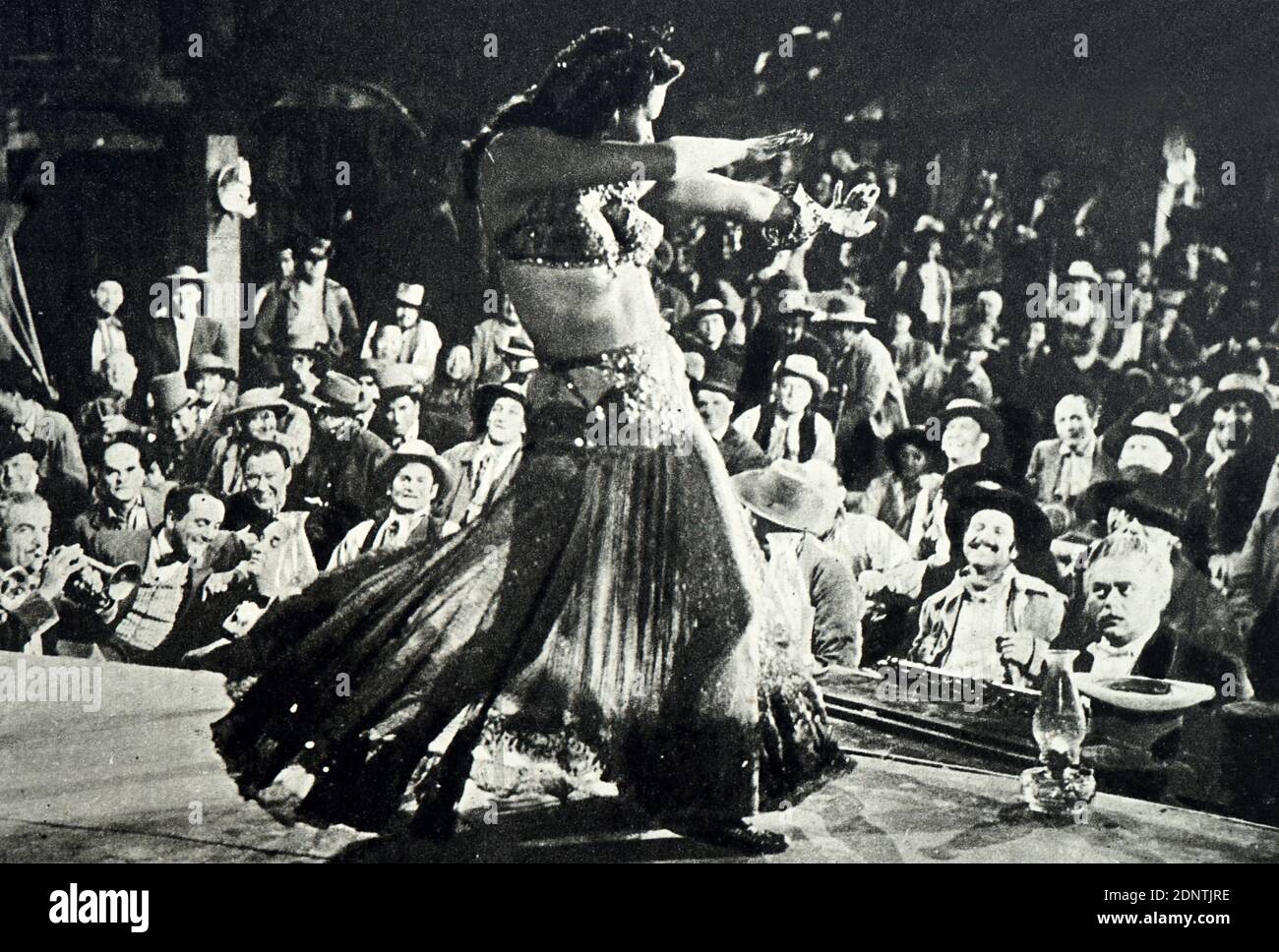 Filmstill aus 'Salome Where She Danced' mit Yvonne De Carlo, Rod Cameron, David Bruce und Walter Slezak. Stockfoto