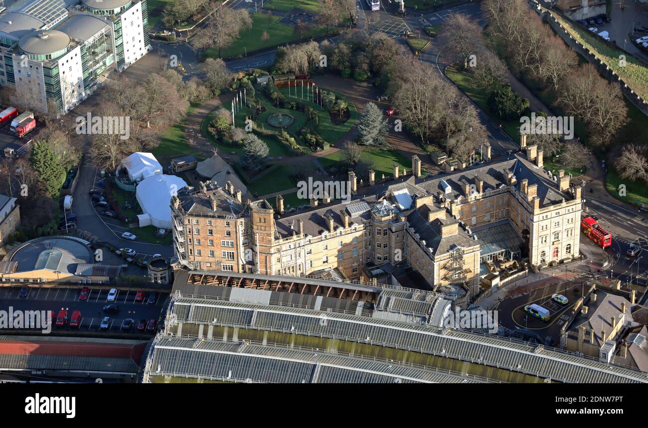 Luftaufnahme des Principal York Hotels am Bahnhof York, Großbritannien Stockfoto