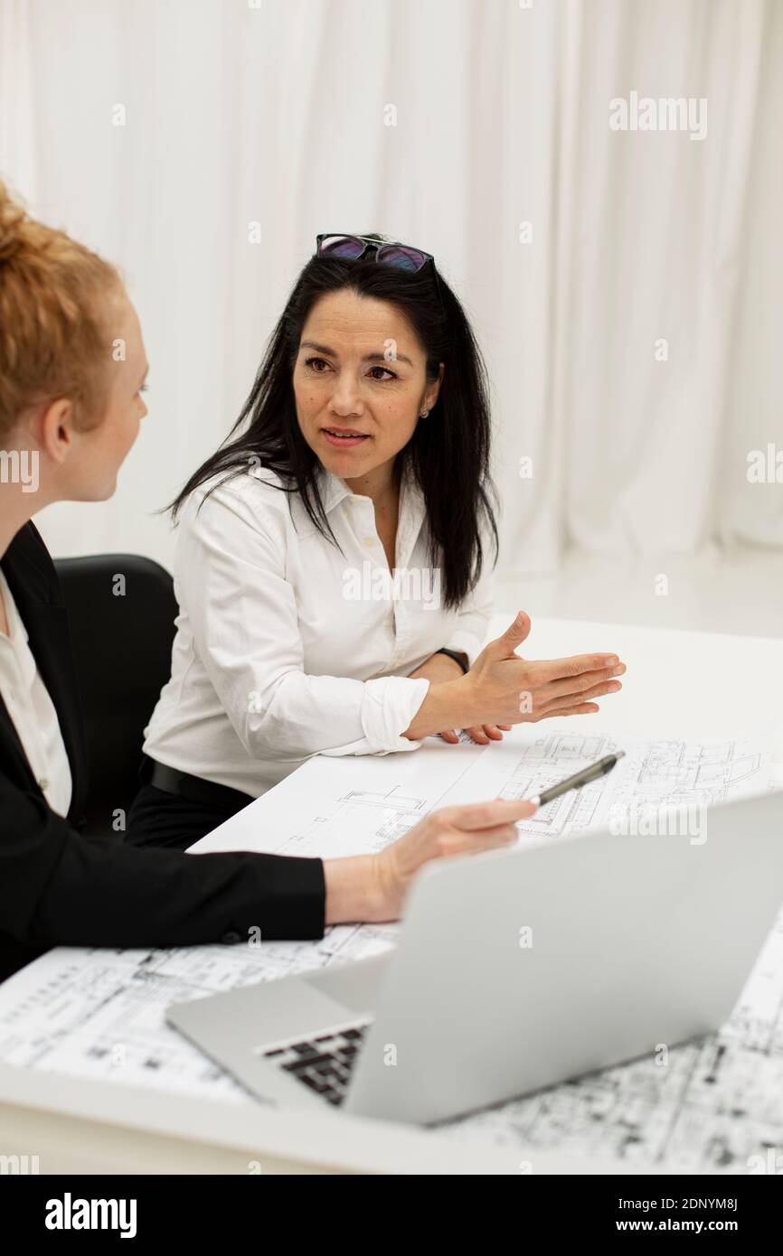 Frauen im Business-meeting Stockfoto