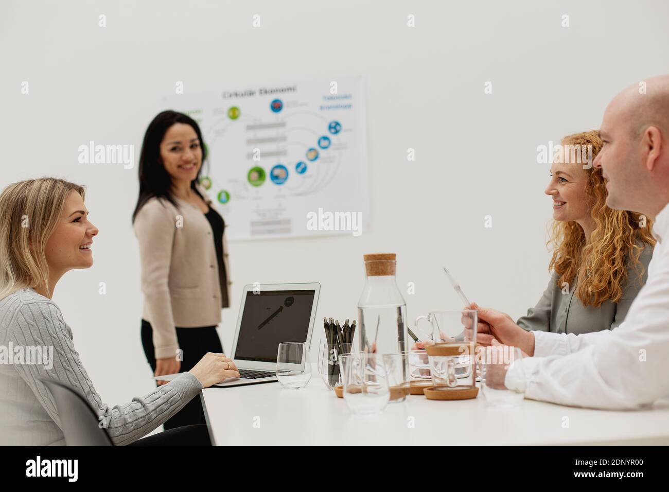 Menschen bei Geschäftstreffen Stockfoto