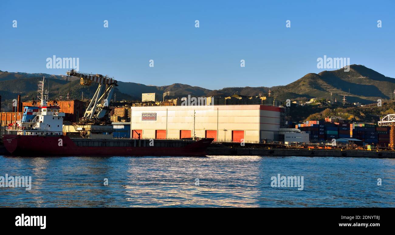 Ansaldo Energia Kai für die Einschiffung von Maxi-Turbinen in Der Hafen Dezember 13 2020 Genua Italien Stockfoto