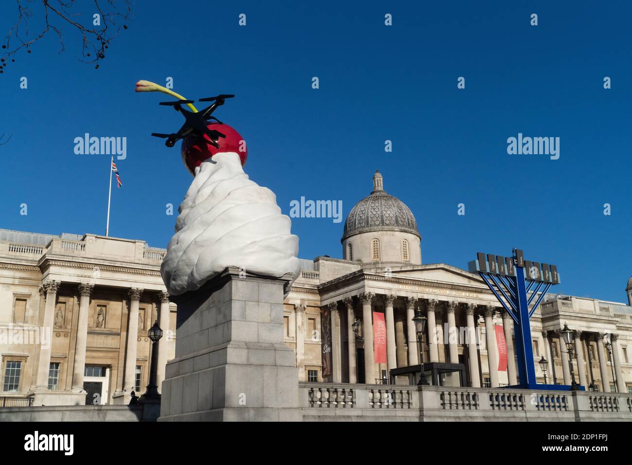 Trafalgar Square vierte Sockelwirbel aus cremefarbener Skulptur Stockfoto