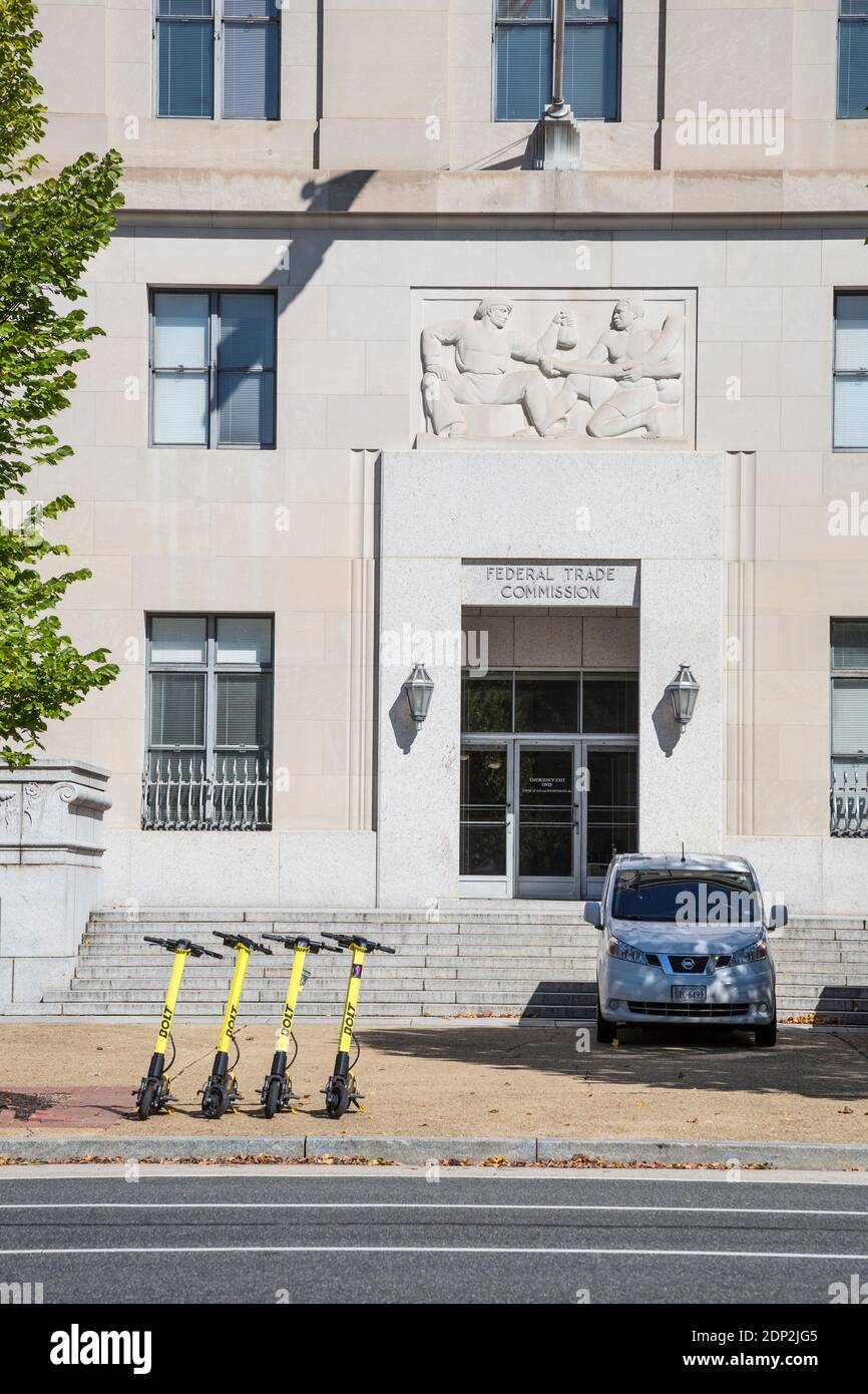 Federal Trade Commission, Elektroverleih Scooter Stand, Washington DC, USA. Stockfoto