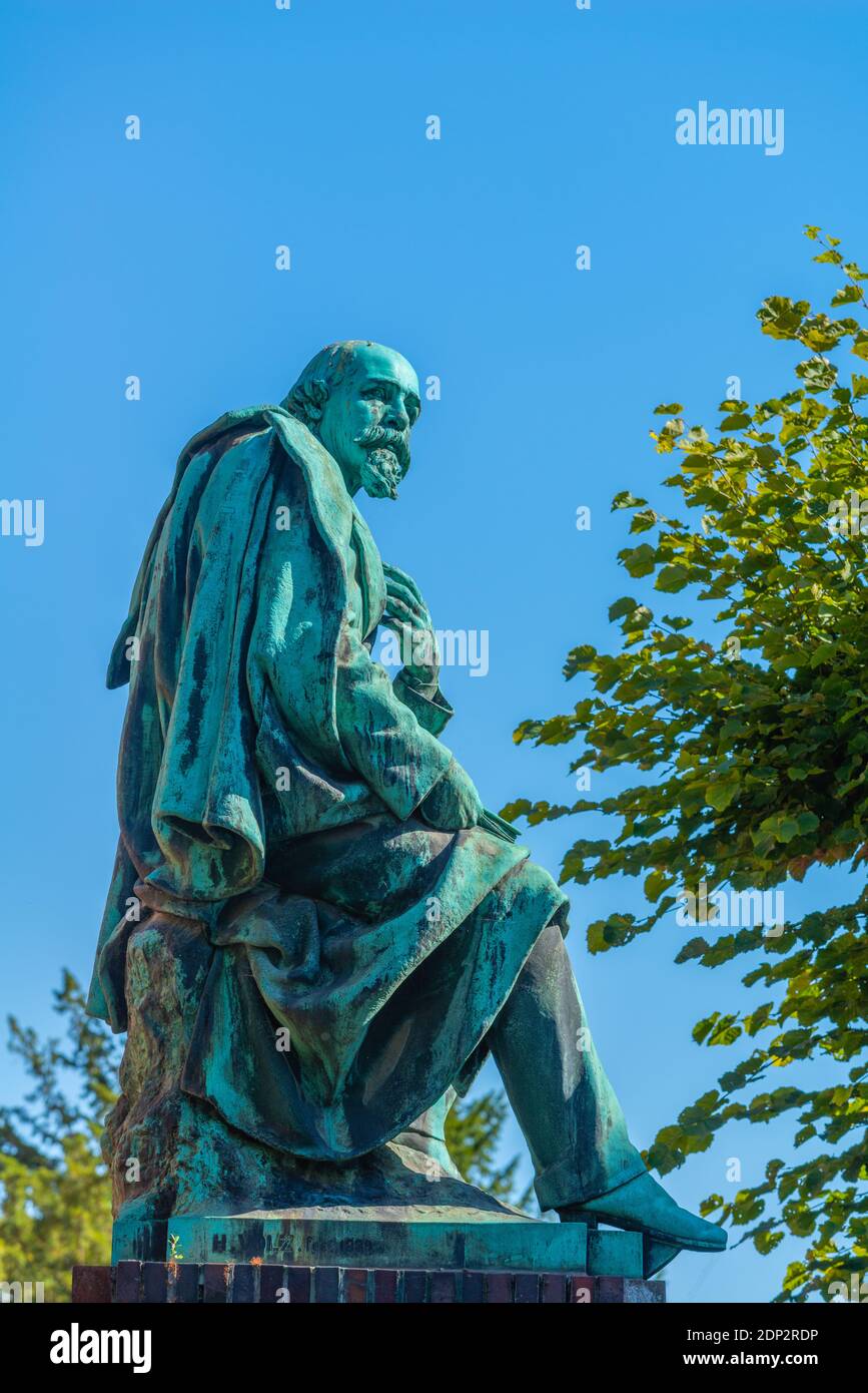 Statue des Lübecker Lyriker und Dramatiker Emanuel Geibel, Hansestadt Lübeck, Schleswig-Holstein, Norddeutschland, Europa Stockfoto