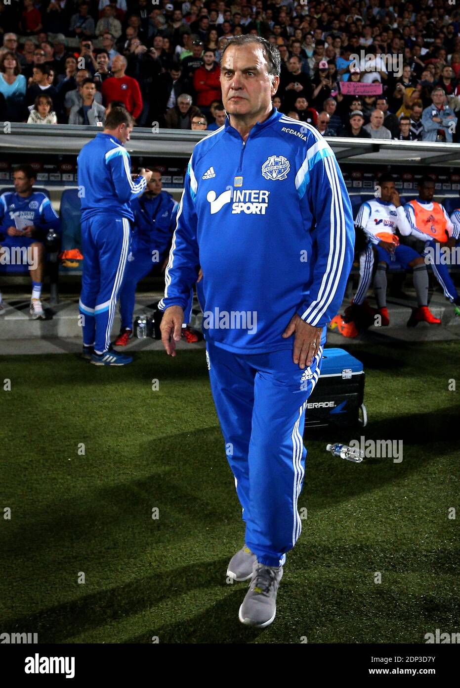 OM-Trainer Marcelo Bielsa beim ersten französischen Fußballspiel Girondins de Bordeaux (FCGB) gegen Olympique de Marseille (OM) im Chaban-Delmas-Stadion in Bordeaux, Südwestfrankreich am 12. April 2015. Foto von Bernard-Salinier/ABACAPRESS.COM Stockfoto