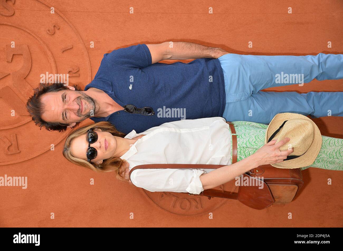 Stéphane De Groodt et sa femme Odile d'Oultremont posent au Village de l’Edition 2015 du tournoi de Tennis de Roland Garros a Paris, France, le 5 Juin 2015. Photo von Nicolas Briquet/ABACAPRESS.COM Stockfoto