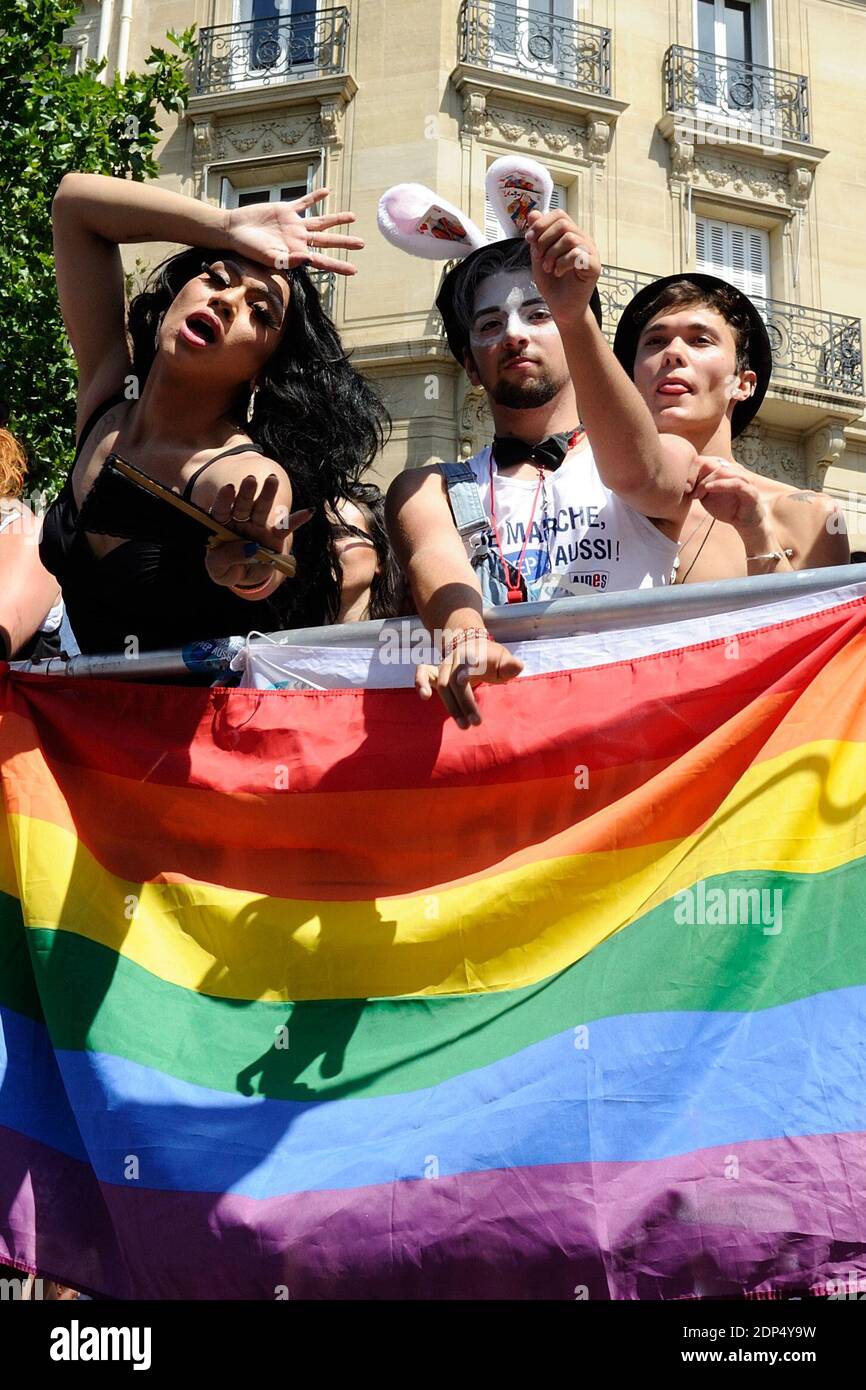 Atmosphäre während der Paris Gay Pride 2015 (Marche des Fiertes) in Paris, Frankreich am 27. Juni 2015. Foto von Aurore Marechal/ABACAPRESS.COM Stockfoto